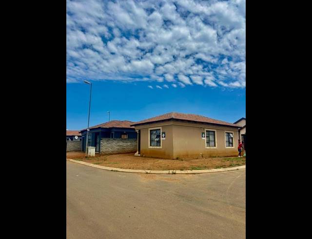3 BEDROOM HOUSE FOR SALE IN VANDERBIJLPARK CE 4